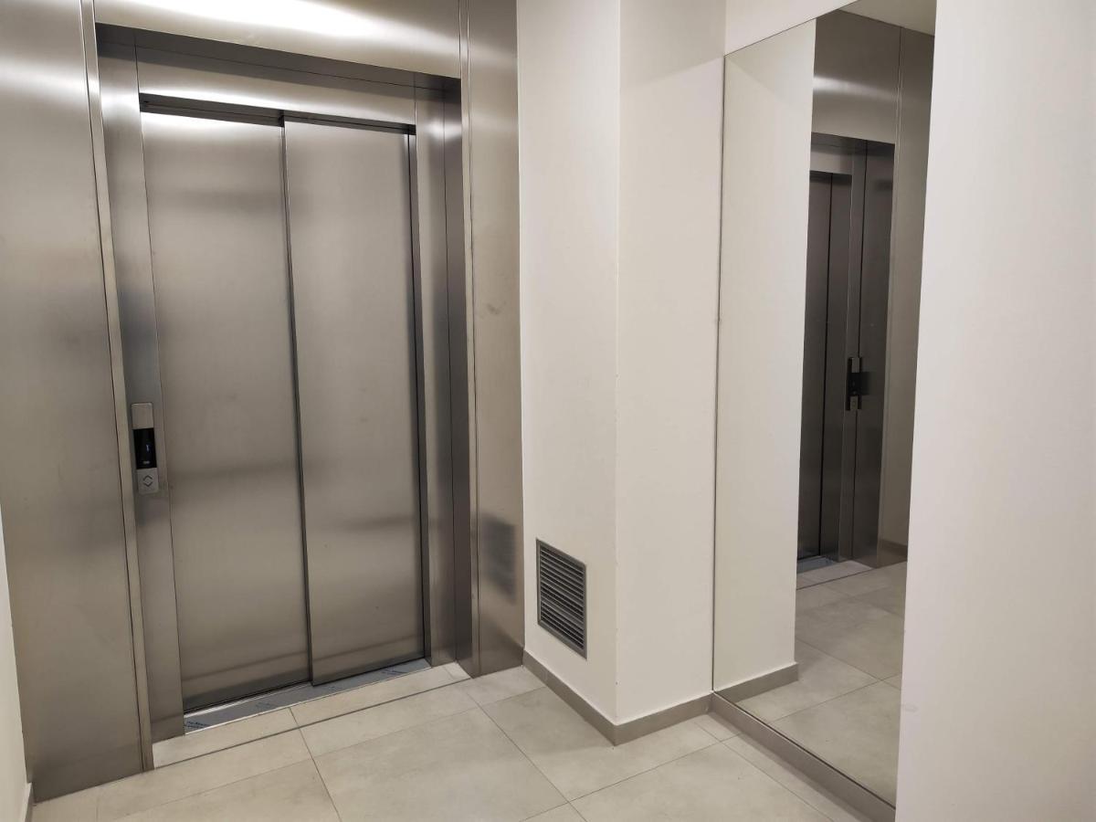 Yarn - Brand New - Free Parking - Balcony With City View - Central Shopping Mall Братислава Экстерьер фото