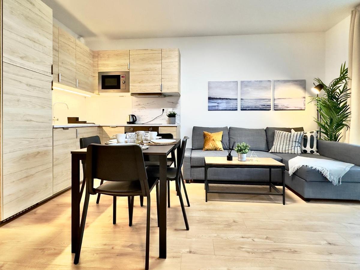 Yarn - Brand New - Free Parking - Balcony With City View - Central Shopping Mall Братислава Экстерьер фото