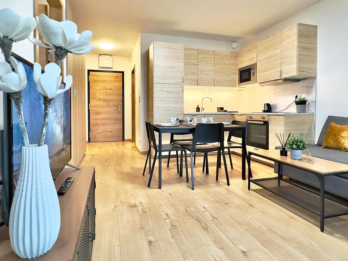 Yarn - Brand New - Free Parking - Balcony With City View - Central Shopping Mall Братислава Экстерьер фото