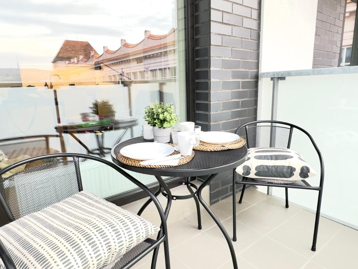 Yarn - Brand New - Free Parking - Balcony With City View - Central Shopping Mall Братислава Экстерьер фото